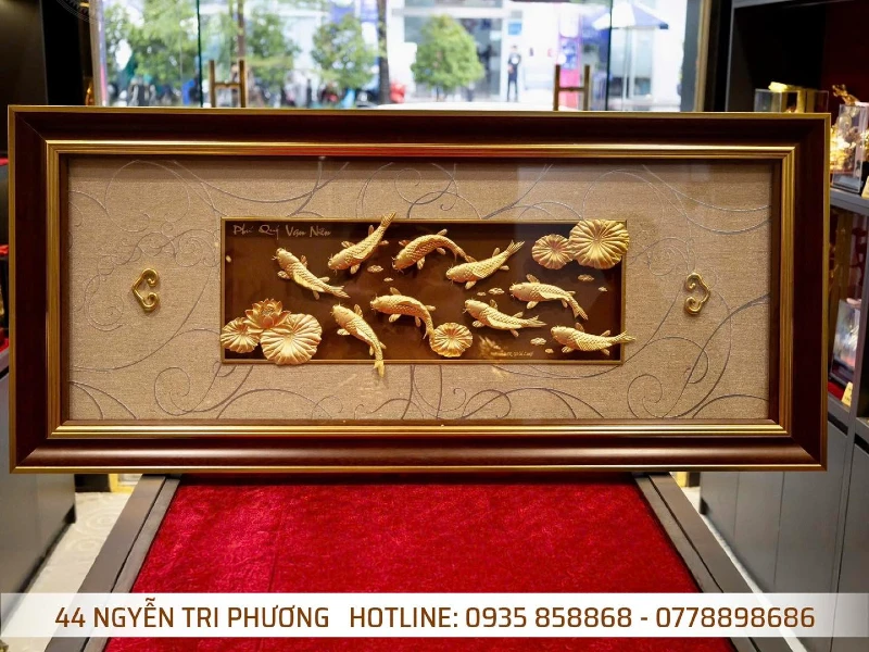 Tranh cửu ngư quần hội dát vàng 24k