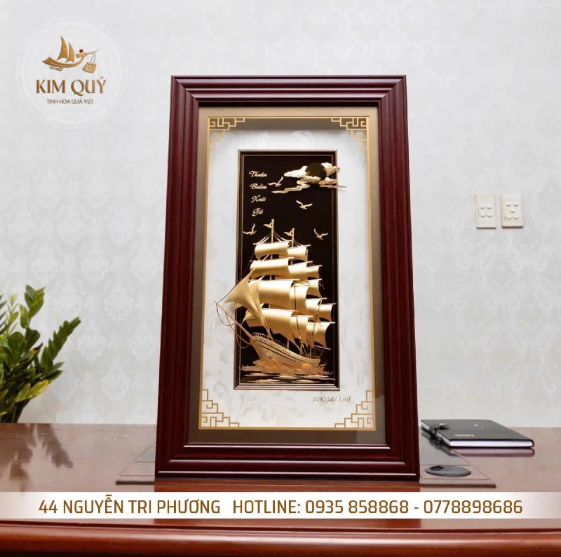 Tranh thuận buồm xuôi gió dát vàng 24k