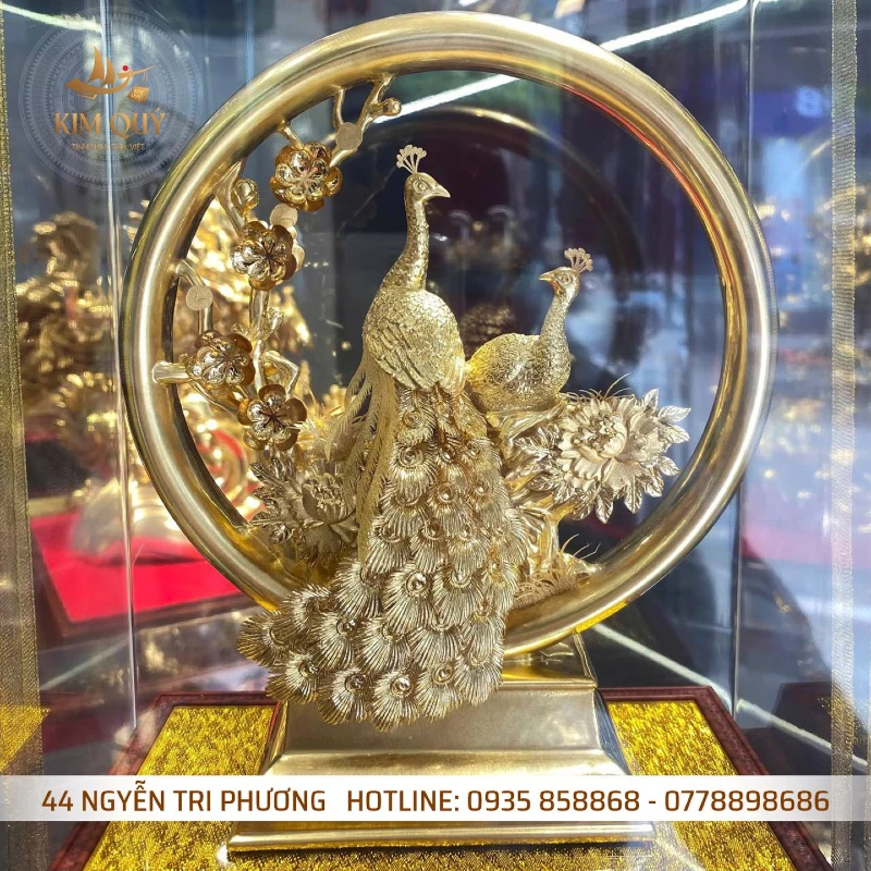 Tượng chim công vinh hoa phú quý dát vàng 24k